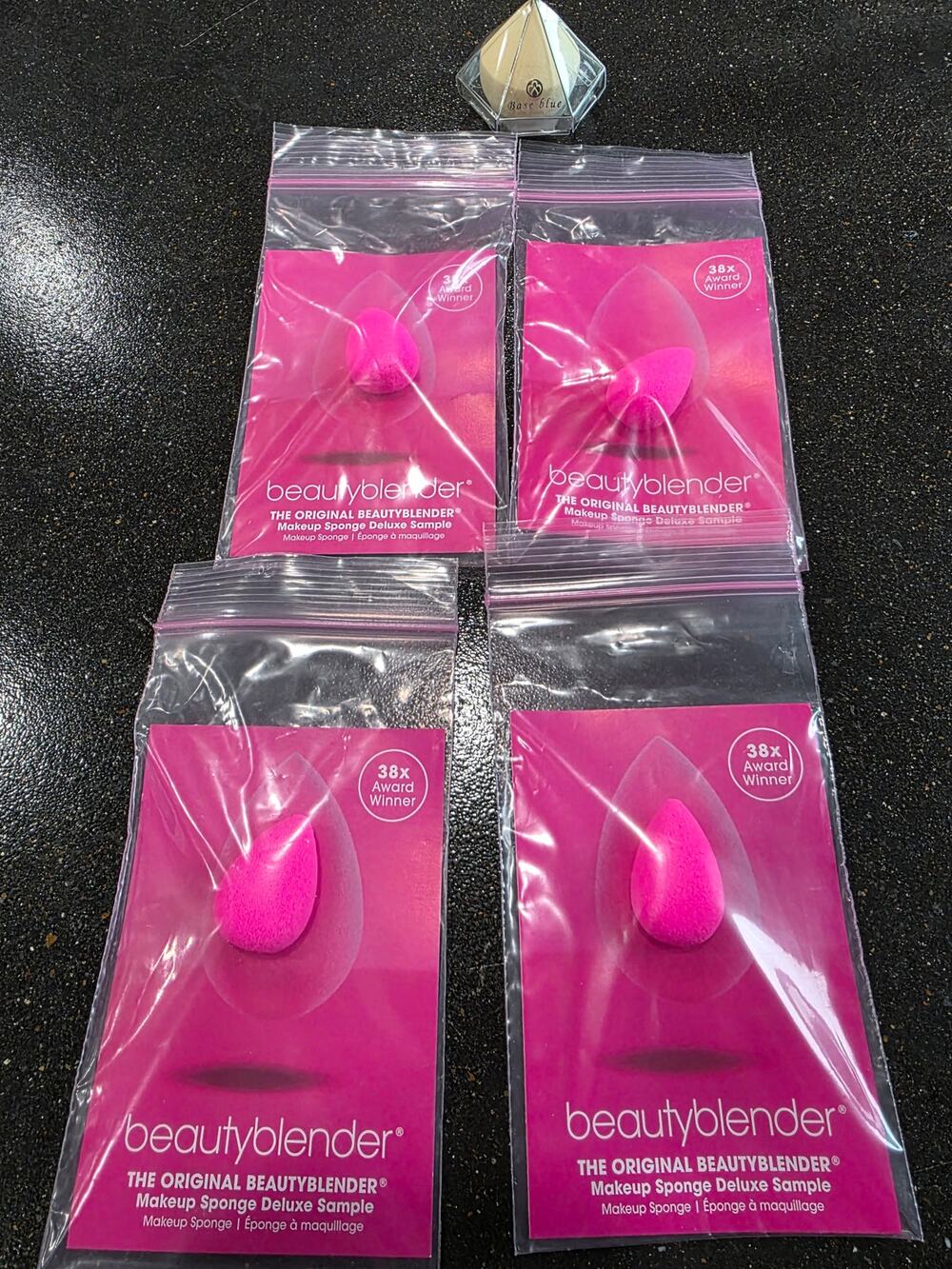 Beautyblender mini makeup sponges 4 deluxe samples + Baseblue sponge 5 pc lot